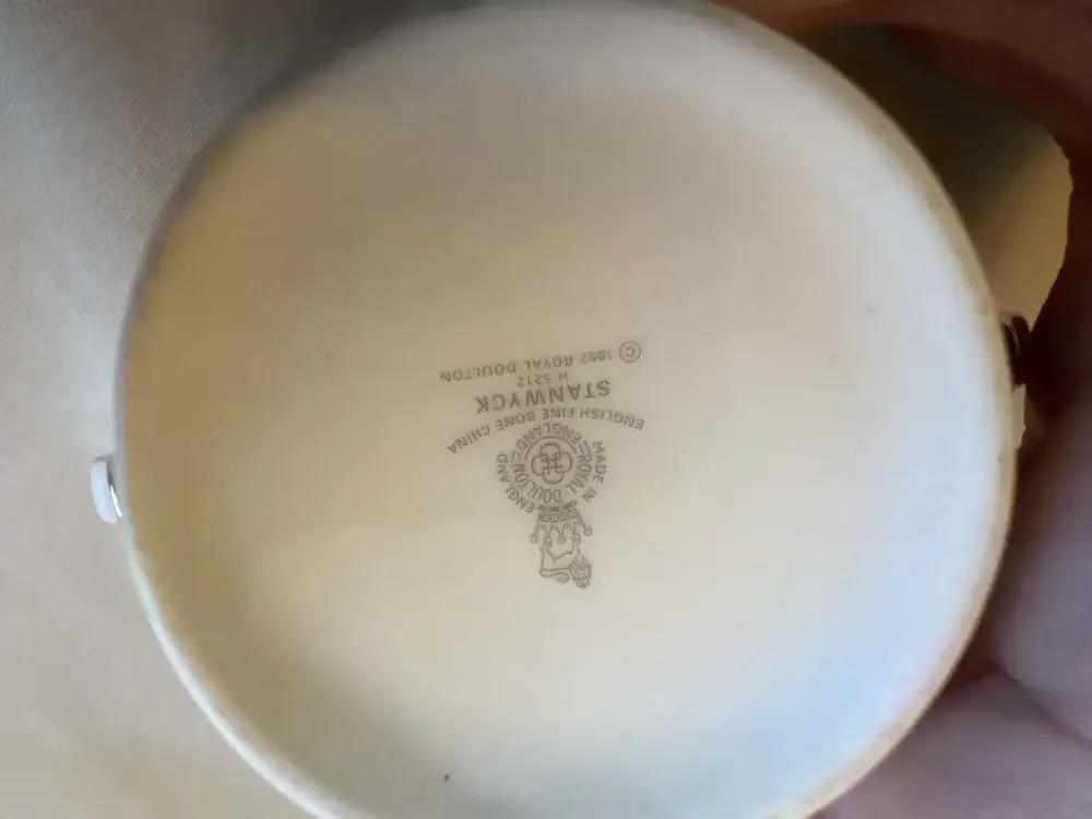 Royal Doulton Stanwyck H5212 Sugar Bowl with Lid and Creamer Set